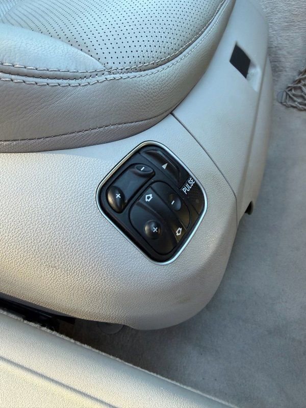 Used 2004 Mercedes-Benz SL 500 w/ Comfort Pkg image 13