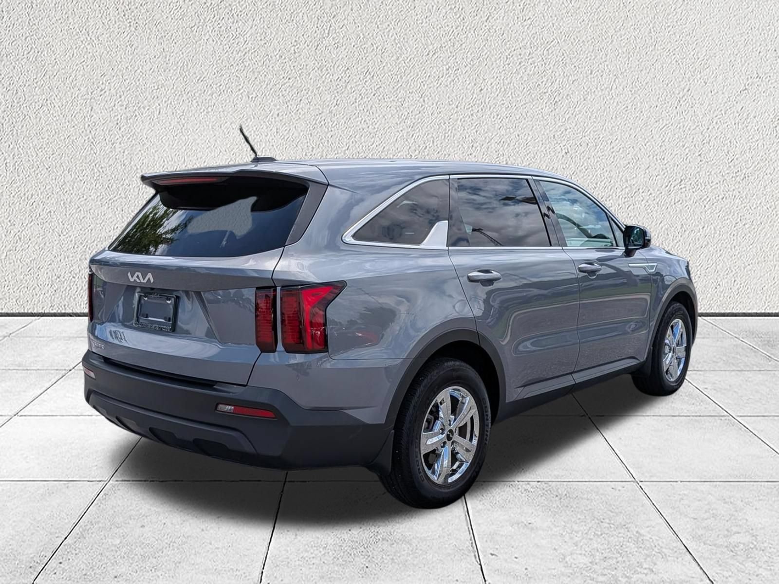 Used 2023 Kia Sorento LX FWD image 3