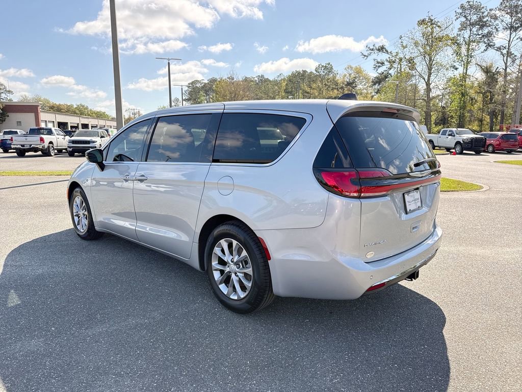 New 2026 Chrysler Pacifica Limited w/ Trailer Tow Group image 5