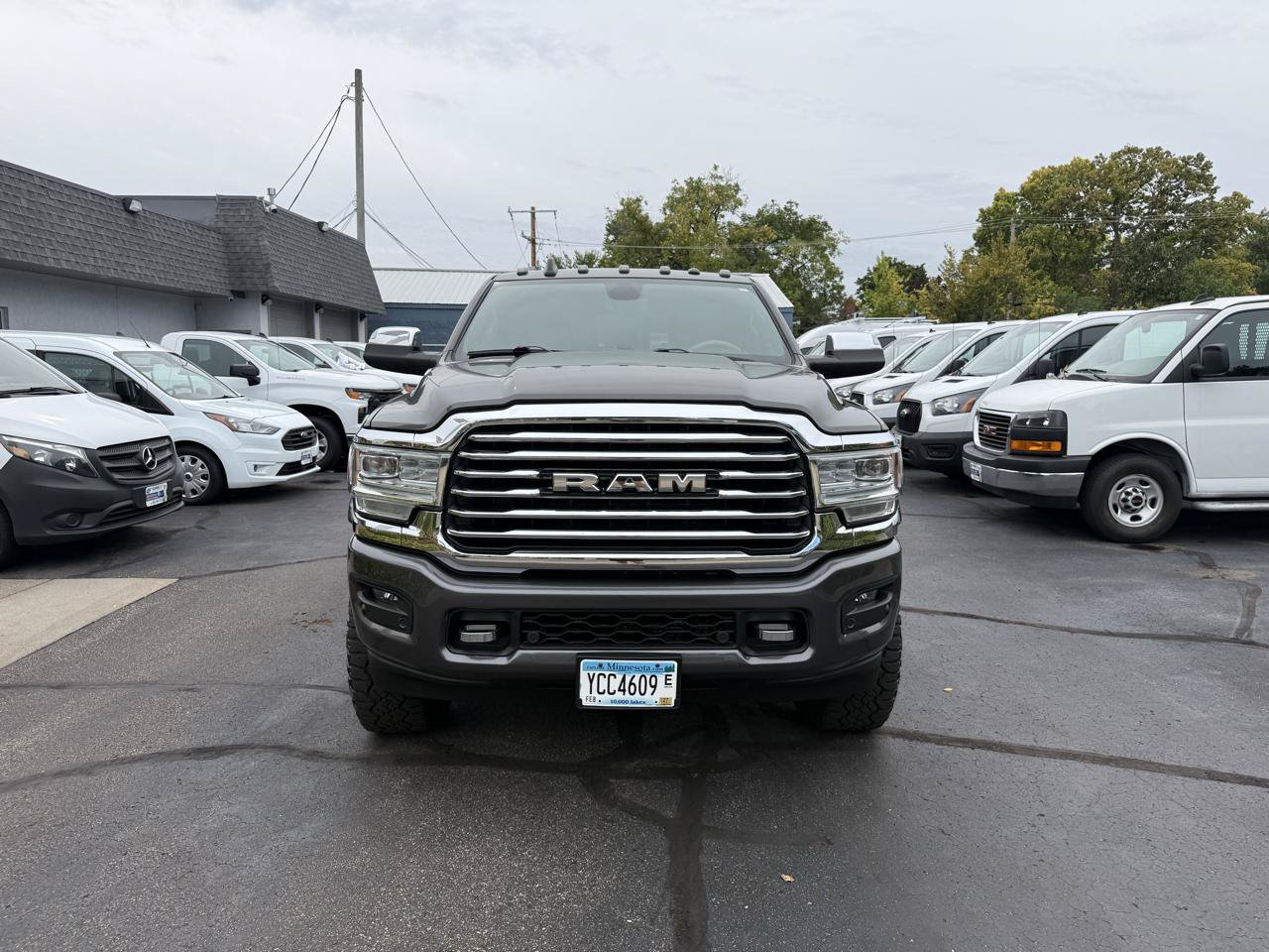 Used 2022 RAM 3500 Limited AWD/4WD image 2