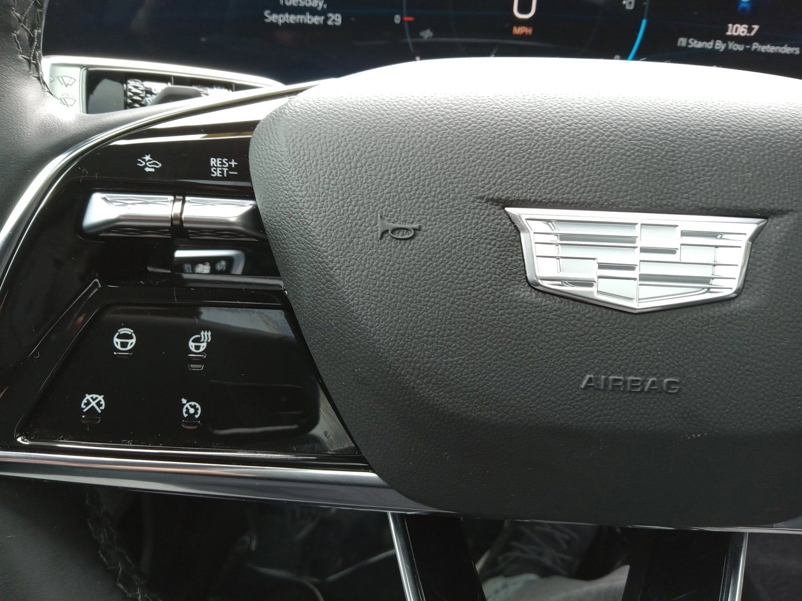 Used 2025 Cadillac Optiq Luxury 2 w/ LPO, Floor Liner Package AWD/4WD image 20
