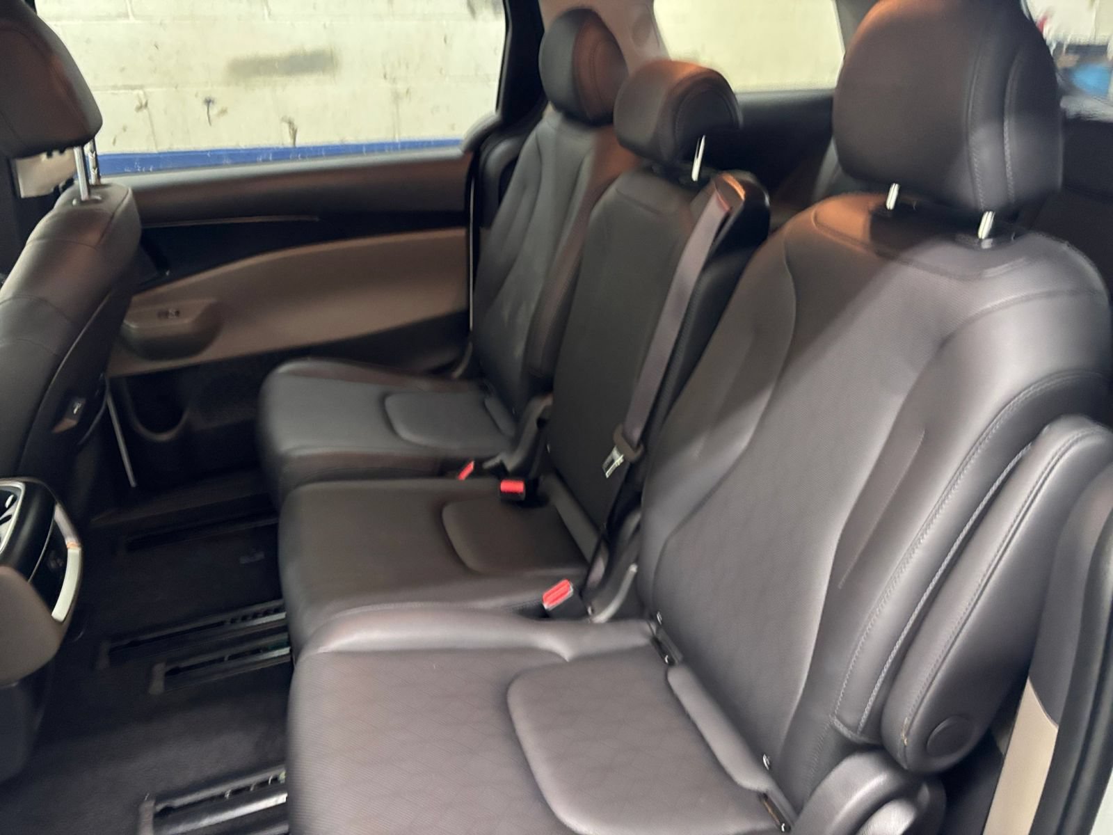 Used 2026 Kia Carnival FWD image 25