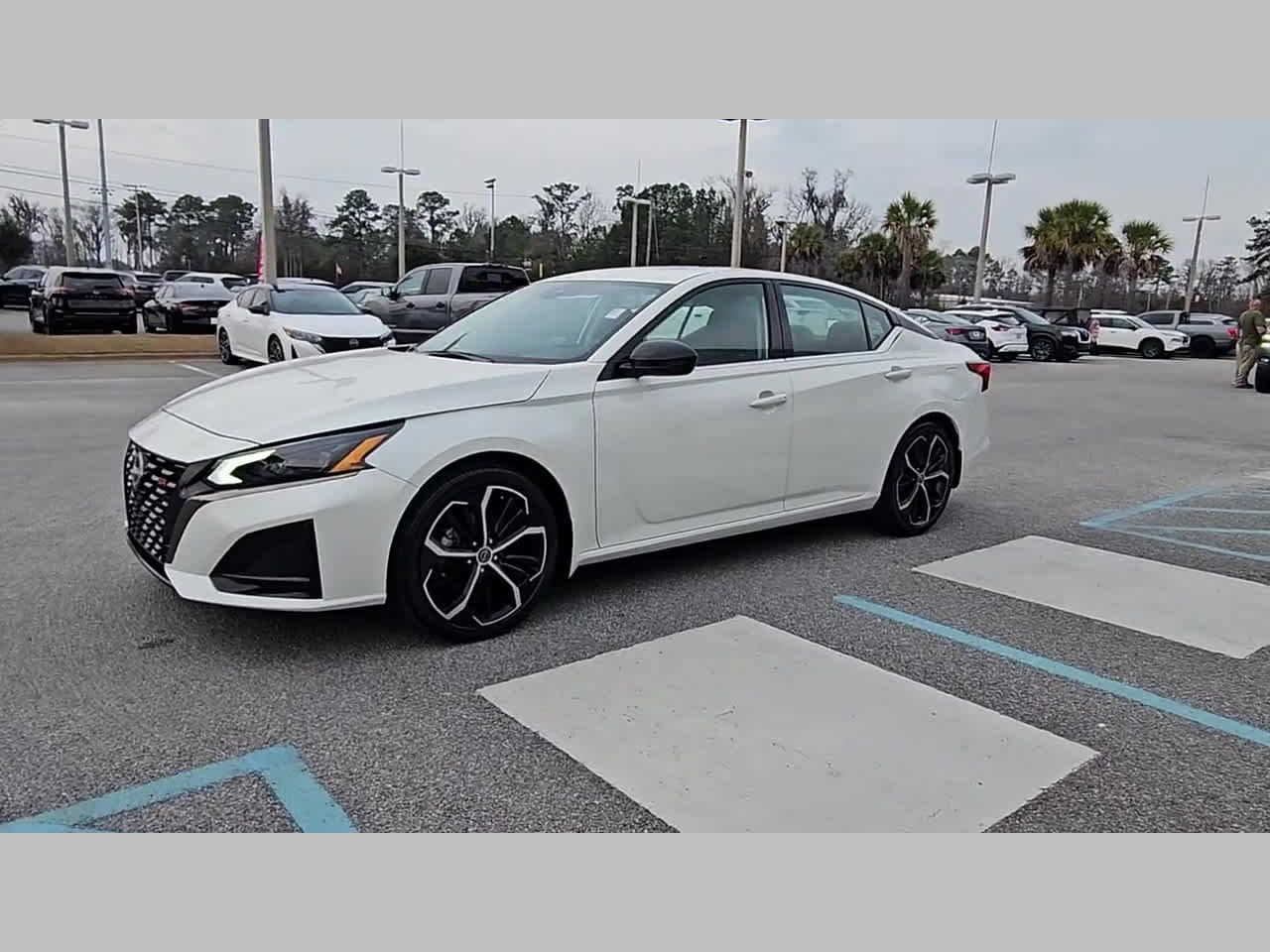 Used 2024 Nissan Altima 2.5 SR w/ SR Premium Package image 22