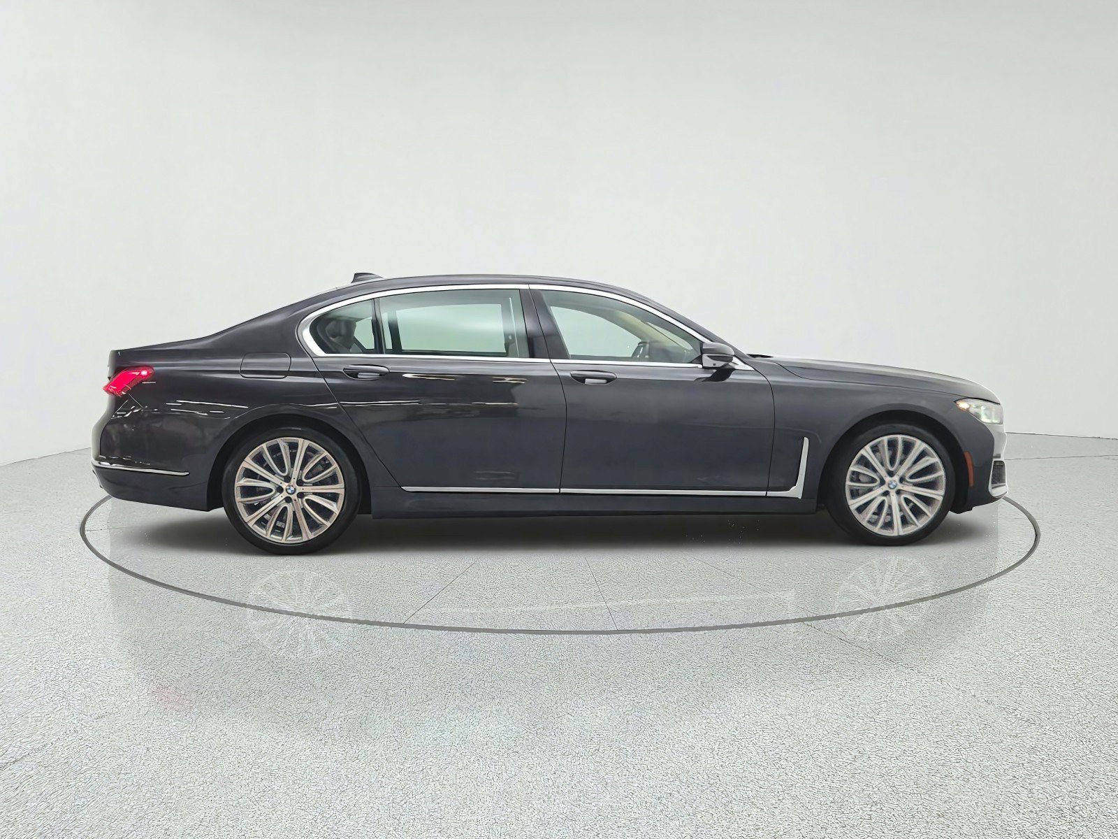 Used 2020 BMW 750i xDrive w/ Executive Package AWD/4WD image 4