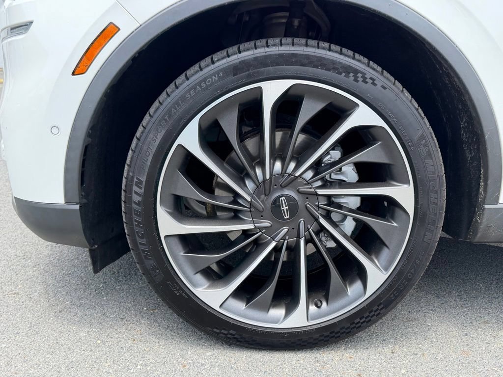 Used 2022 Lincoln Aviator Reserve w/ Equipment Group 201A AWD/4WD image 11