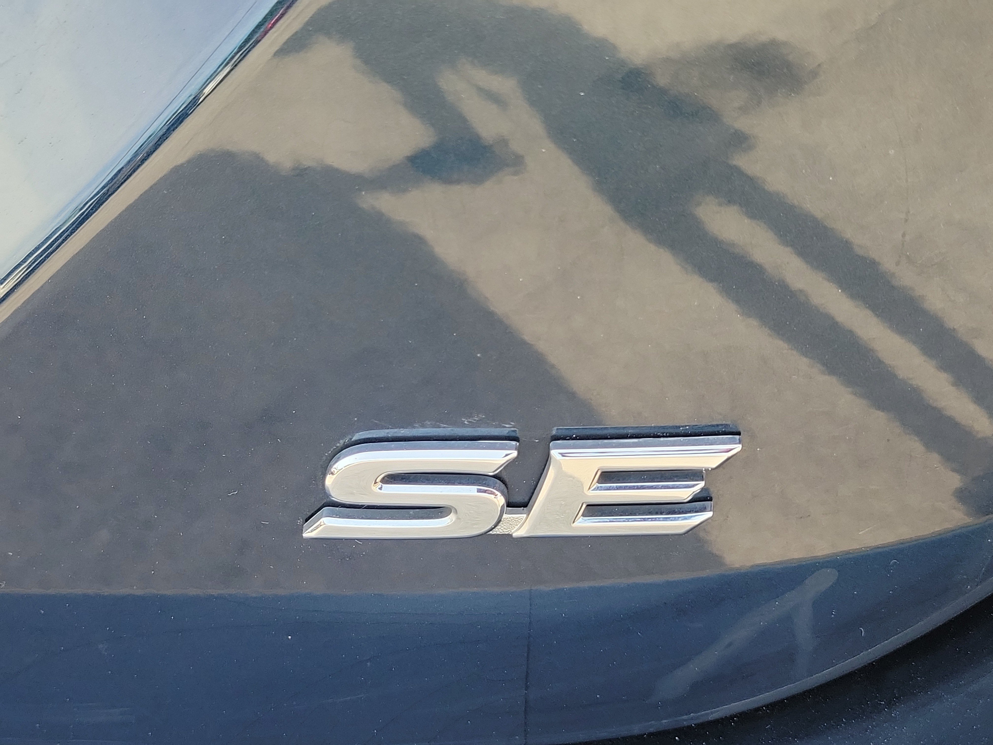 Used 2020 Toyota Camry SE FWD image 30