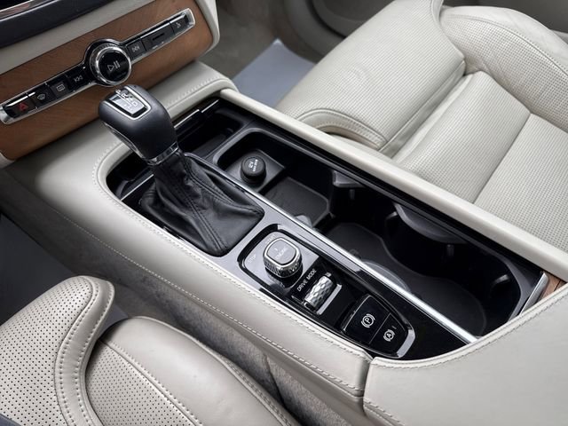 Used 2016 Volvo XC90 T6 Inscription w/ Vision Package image 40