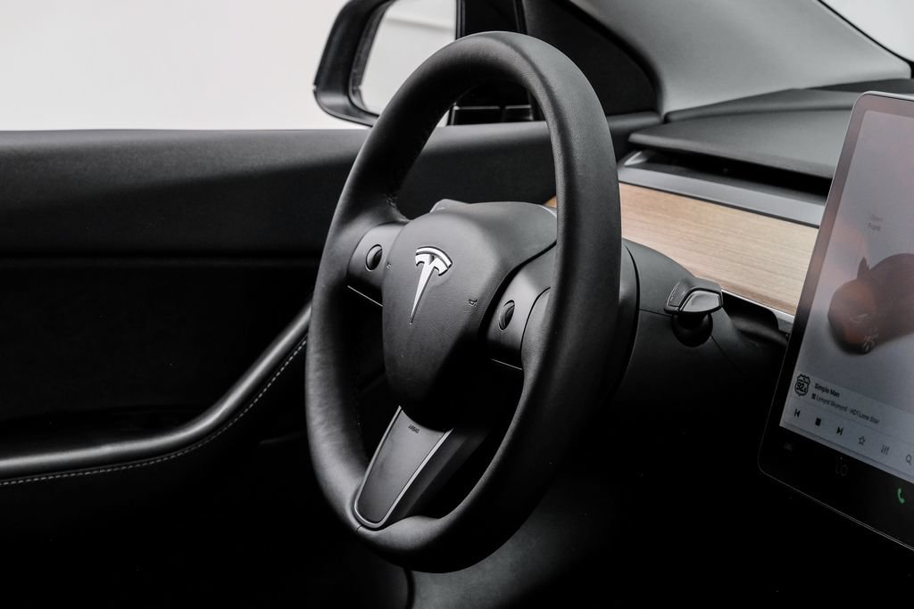 Used 2021 Tesla Model Y Long Range AWD/4WD image 15