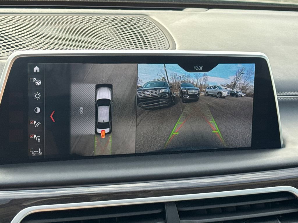 Used 2018 BMW 750i xDrive image 33