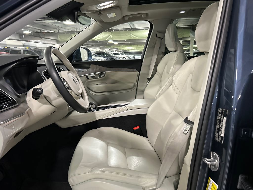 Used 2023 Volvo XC90 B6 Plus image 10