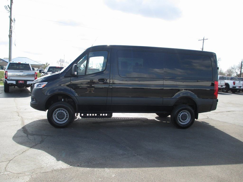Used 2024 Mercedes-Benz Sprinter 144 Cargo image 10
