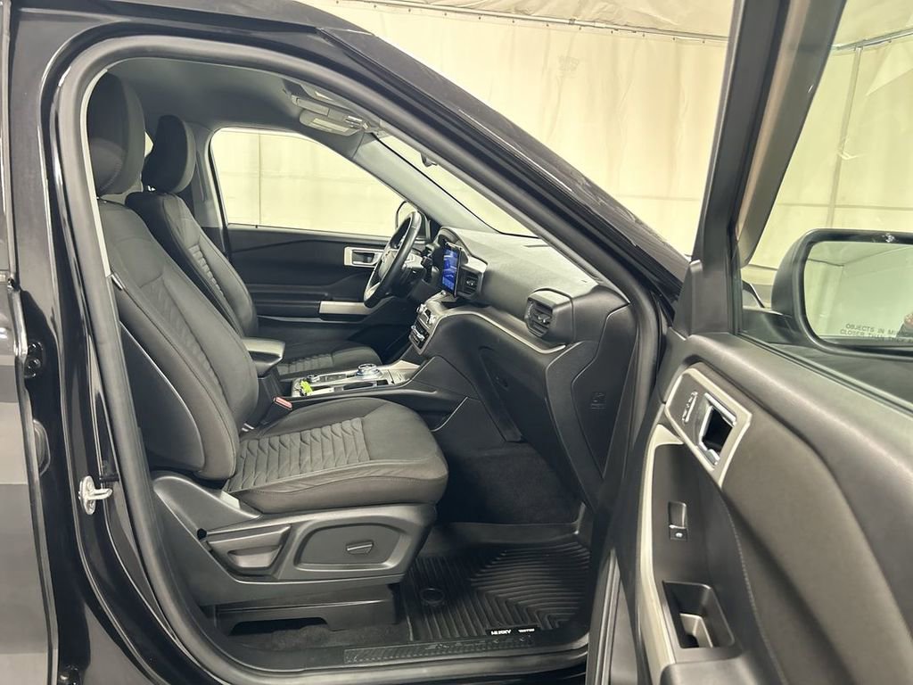 Used 2020 Ford Explorer XLT w/ Comfort Package image 23