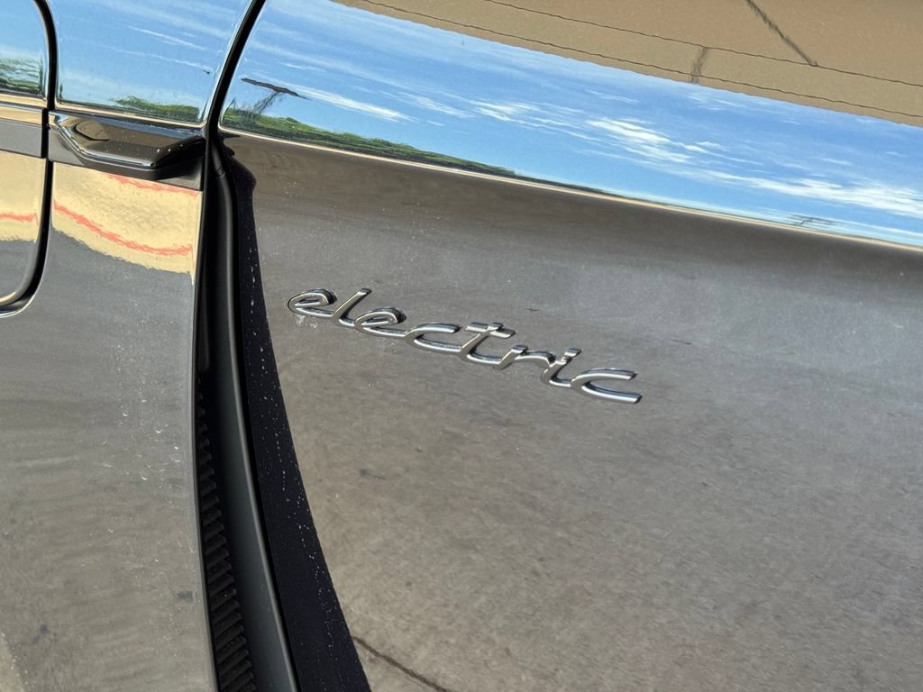 New 2026 Porsche Taycan RWD image 15