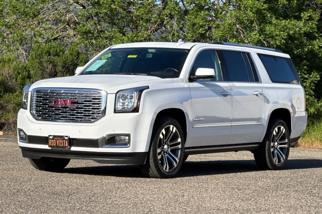 Used 2020 GMC Yukon XL Denali w/ Denali Premium Package AWD/4WD image 8