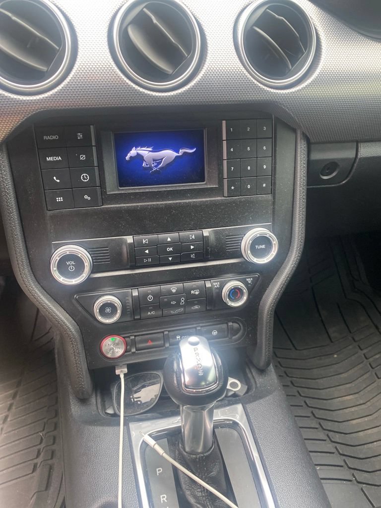 Used 2020 Ford Mustang GT w/ Black Accent Package RWD image 12
