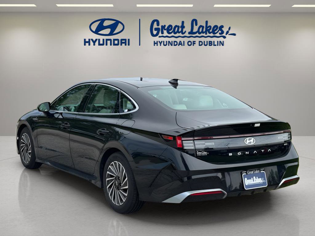 Certified 2025 Hyundai Sonata SEL FWD image 3