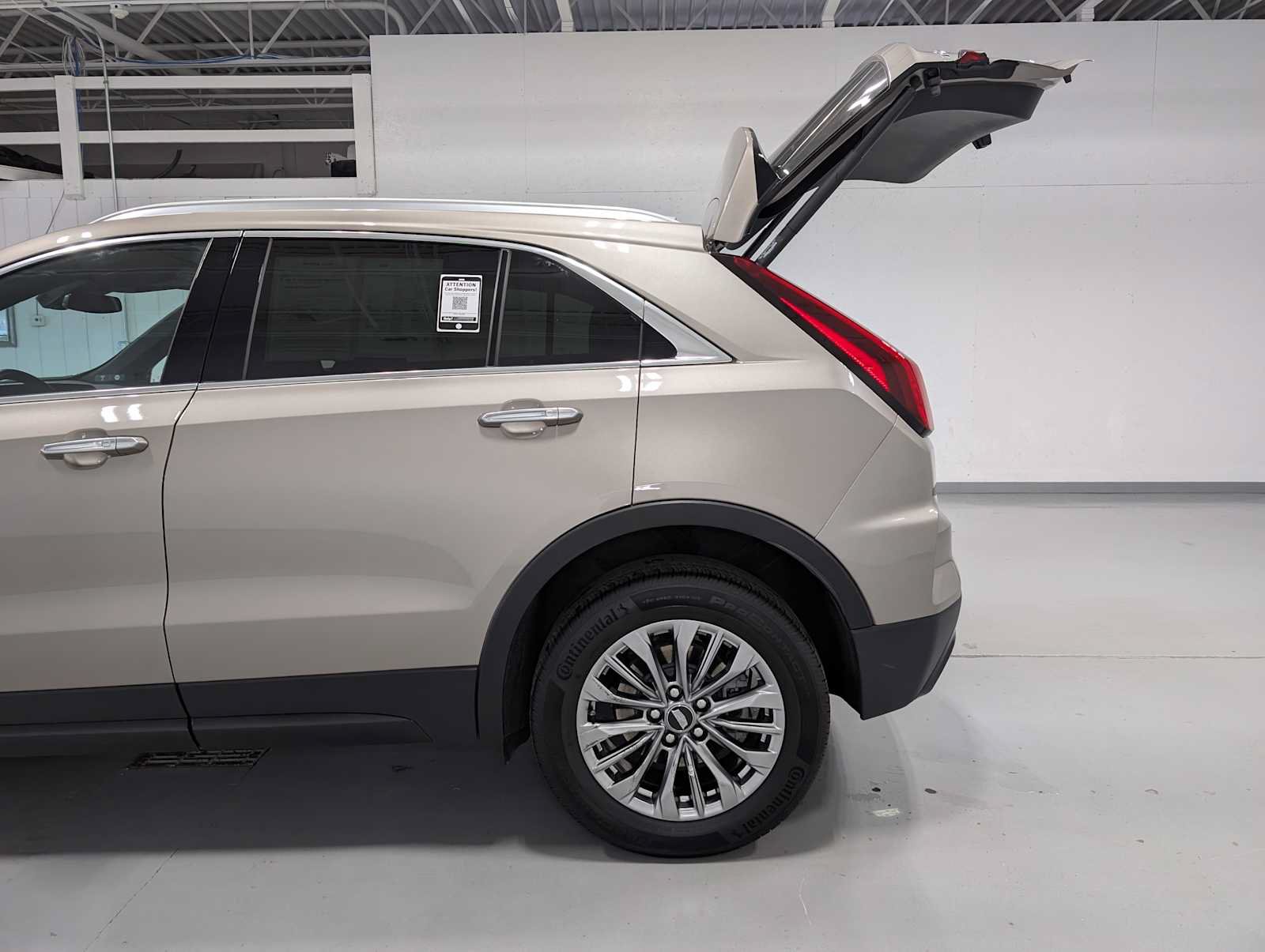 Certified 2025 Cadillac XT4 Premium Luxury AWD/4WD image 11