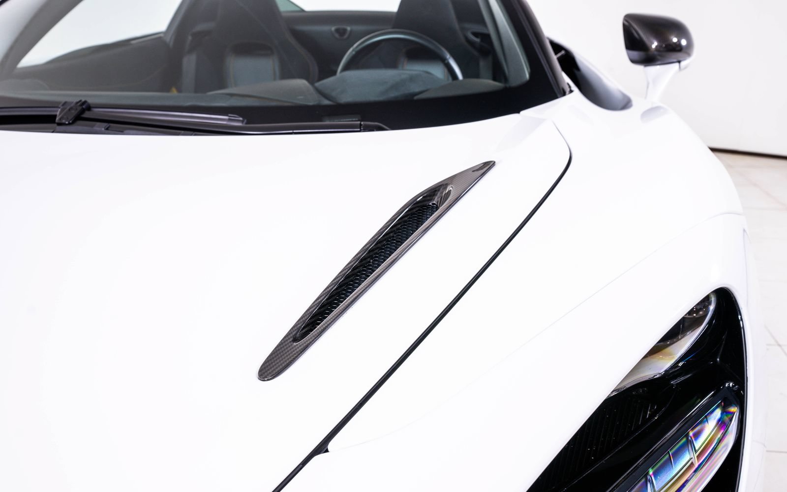 Used 2021 McLaren 720S Performance RWD image 17