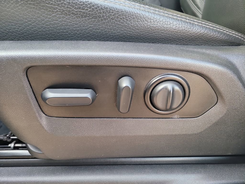 Used 2022 GMC Sierra 3500 Denali w/ Denali Ultimate Package image 18