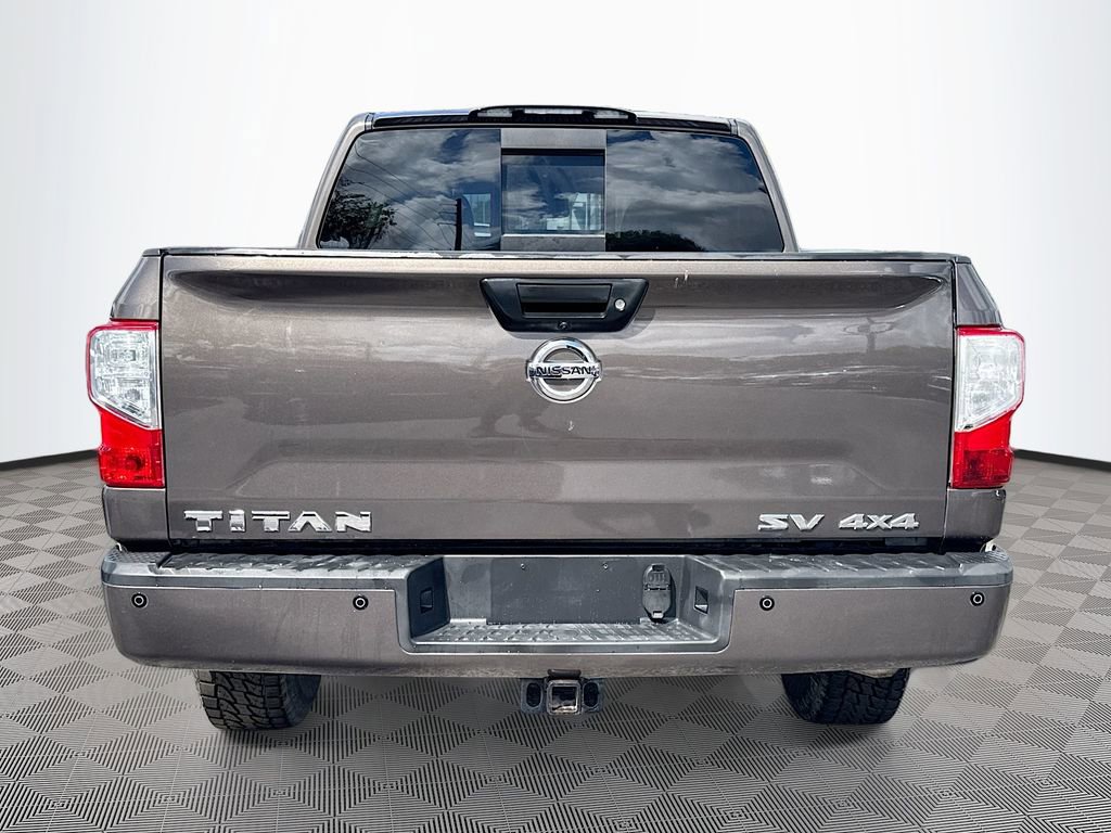 Used 2019 Nissan Titan SV w/ SV Convenience Package AWD/4WD image 7