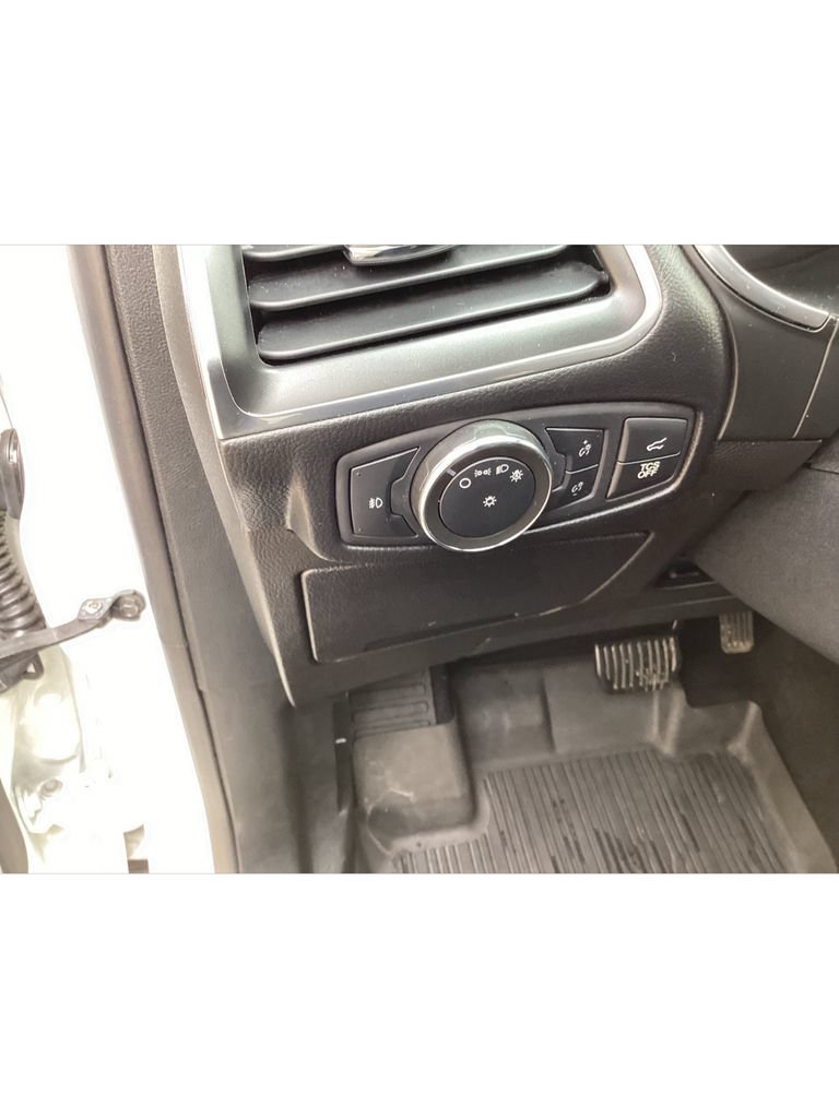 Used 2021 Ford Edge Titanium AWD/4WD image 16