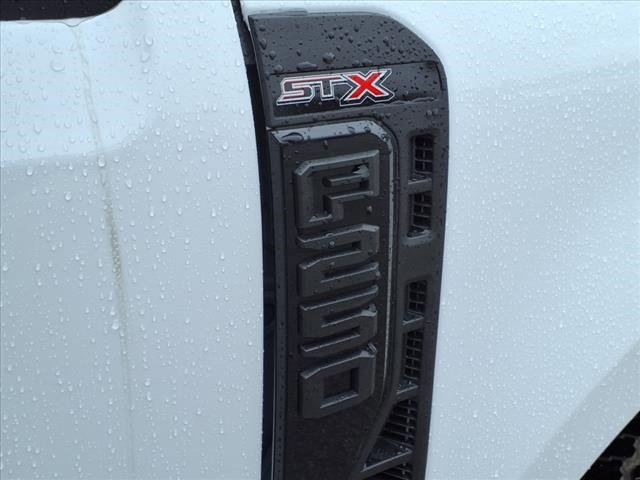 New 2025 Ford F250 XLT w/ FX4 Off-Road Package image 10