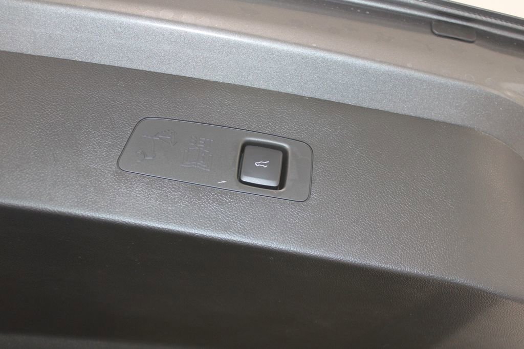 New 2026 Lincoln Corsair Premiere image 16