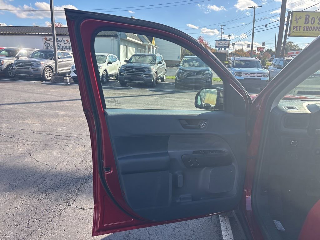 New 2025 Ford Maverick XLT w/ XLT Luxury Package image 9