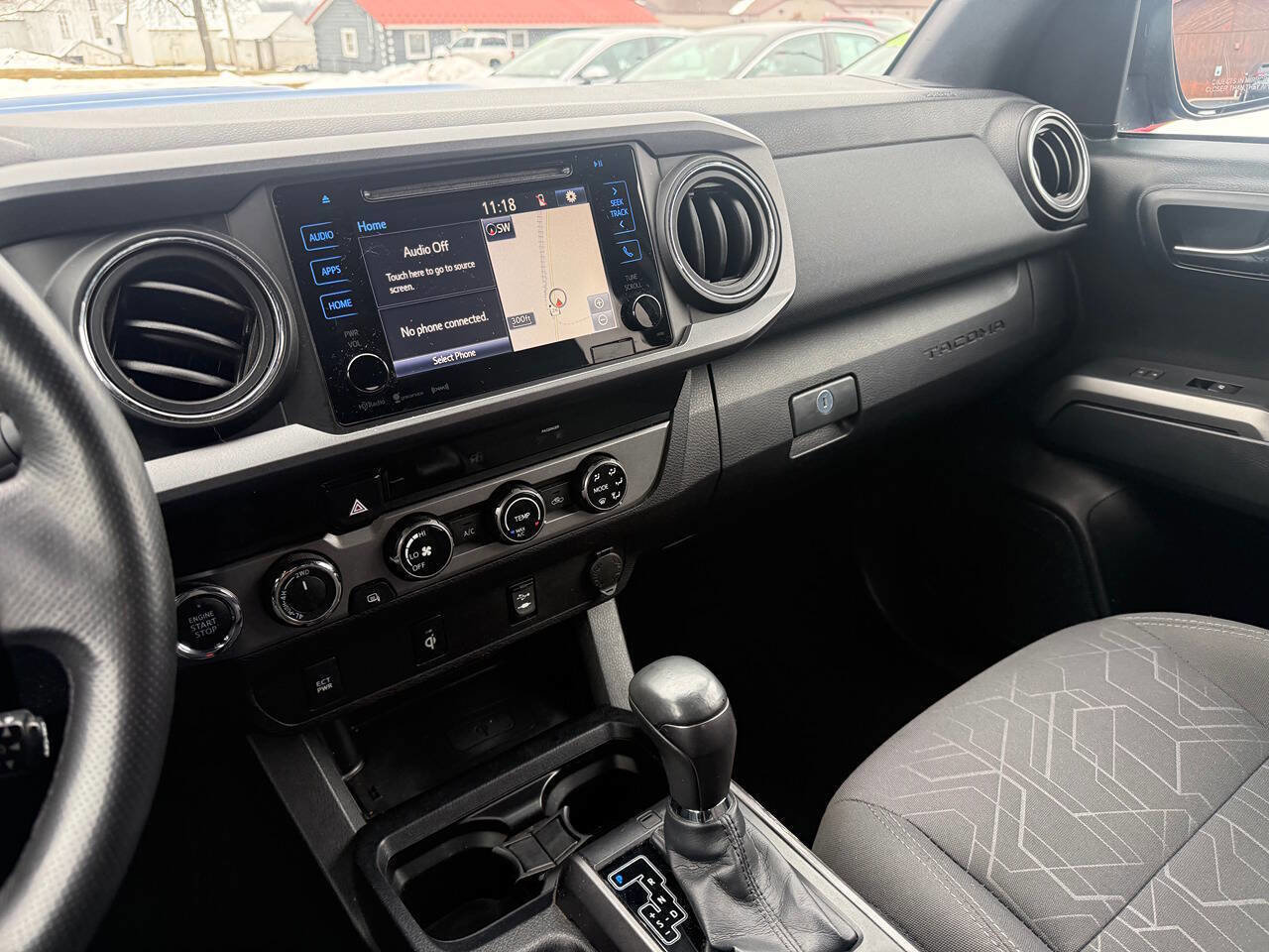 Used 2017 Toyota Tacoma TRD Sport w/ Tow Package (A/T) image 11
