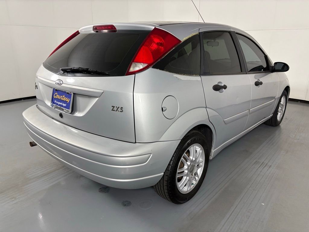 Used 2003 Ford Focus ZX5 Hatchback FWD image 8