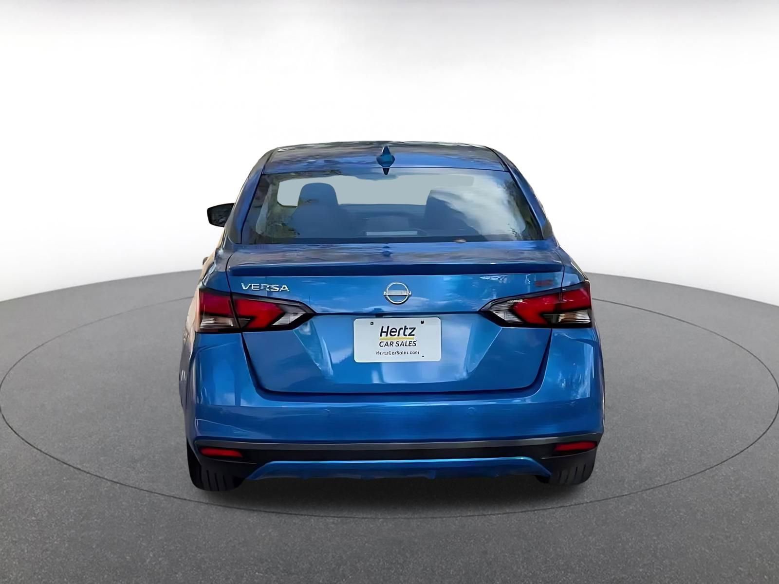 Used 2024 Nissan Versa SR image 12