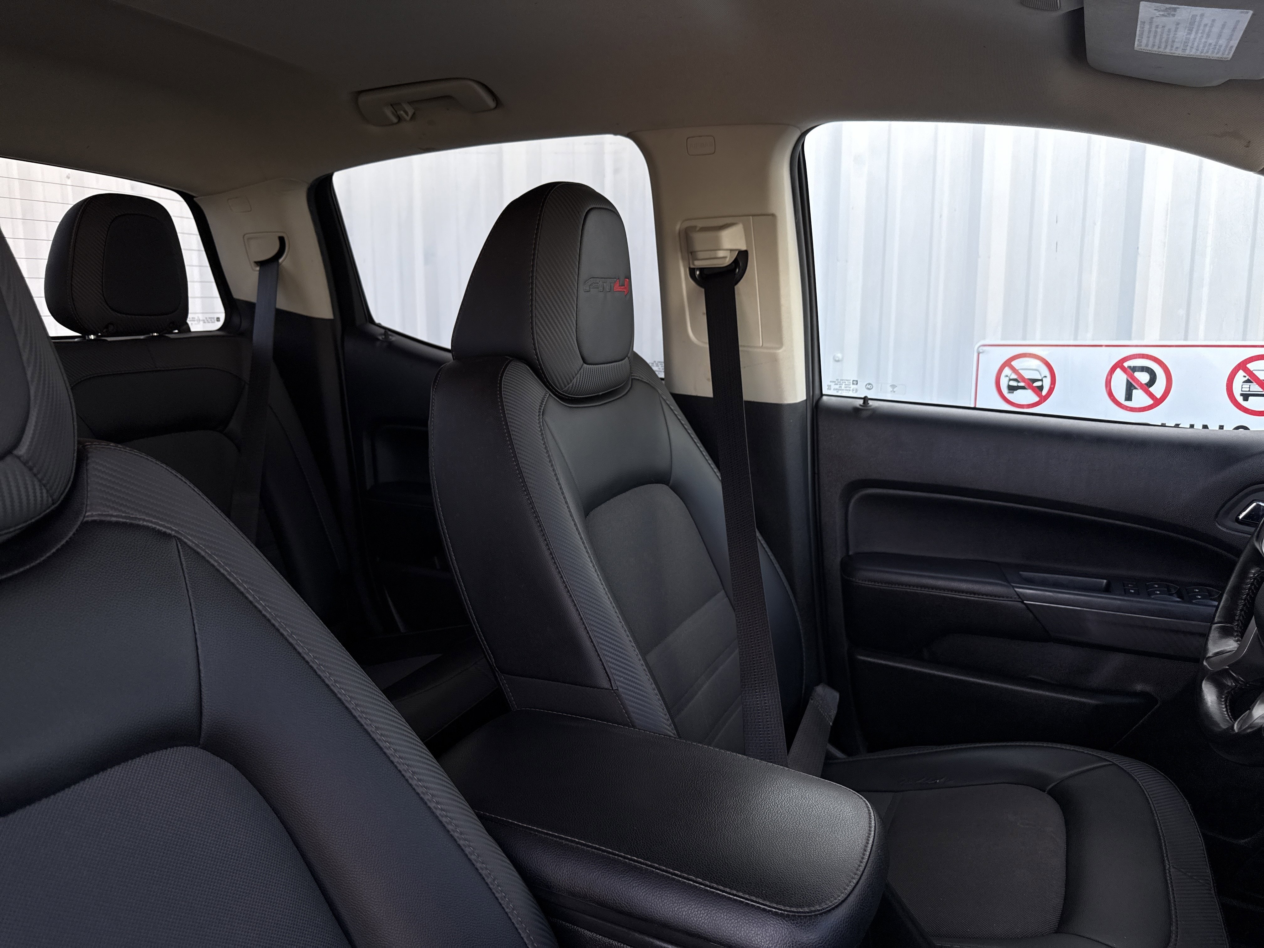 Used 2022 GMC Canyon AT4 image 38