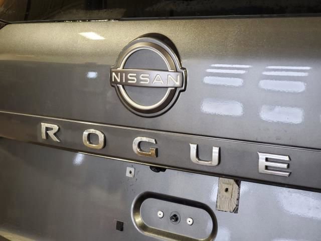 Used 2022 Nissan Rogue SV image 16