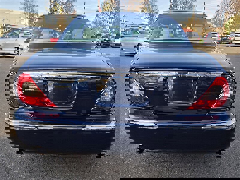 Used 2006 Jaguar XJ8 image 4
