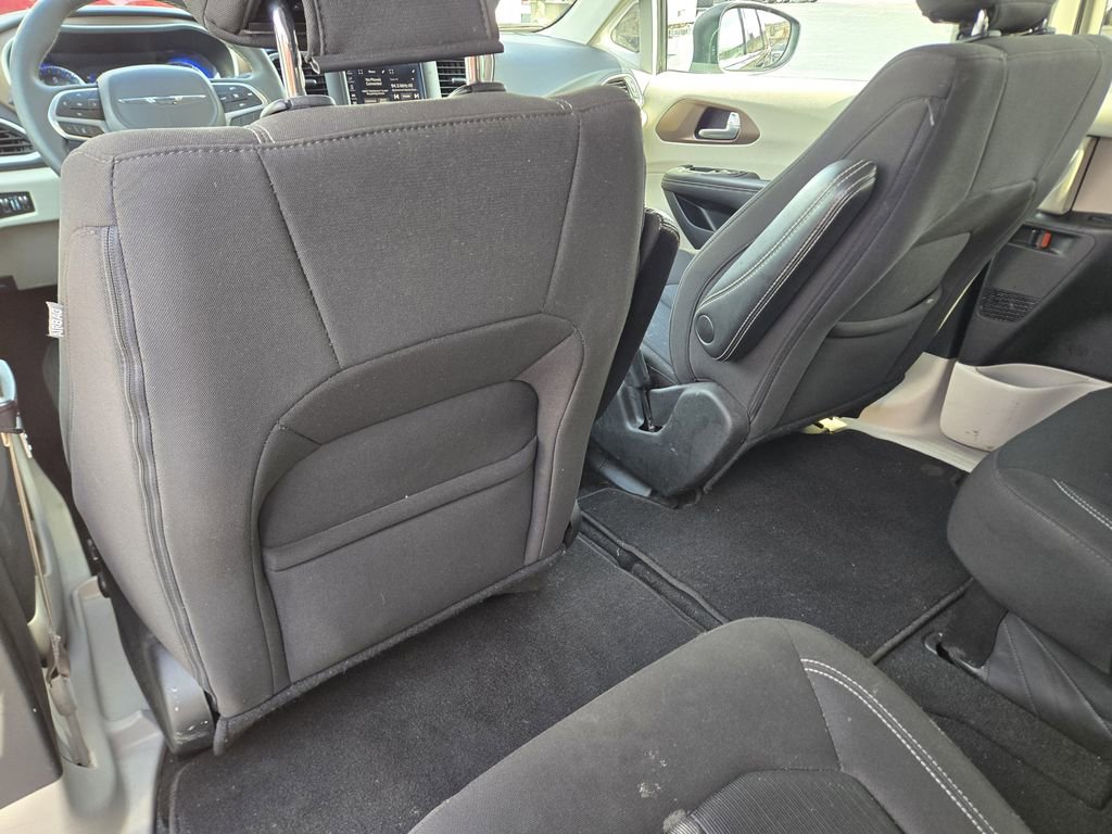 Used 2024 Chrysler Voyager LX FWD image 19