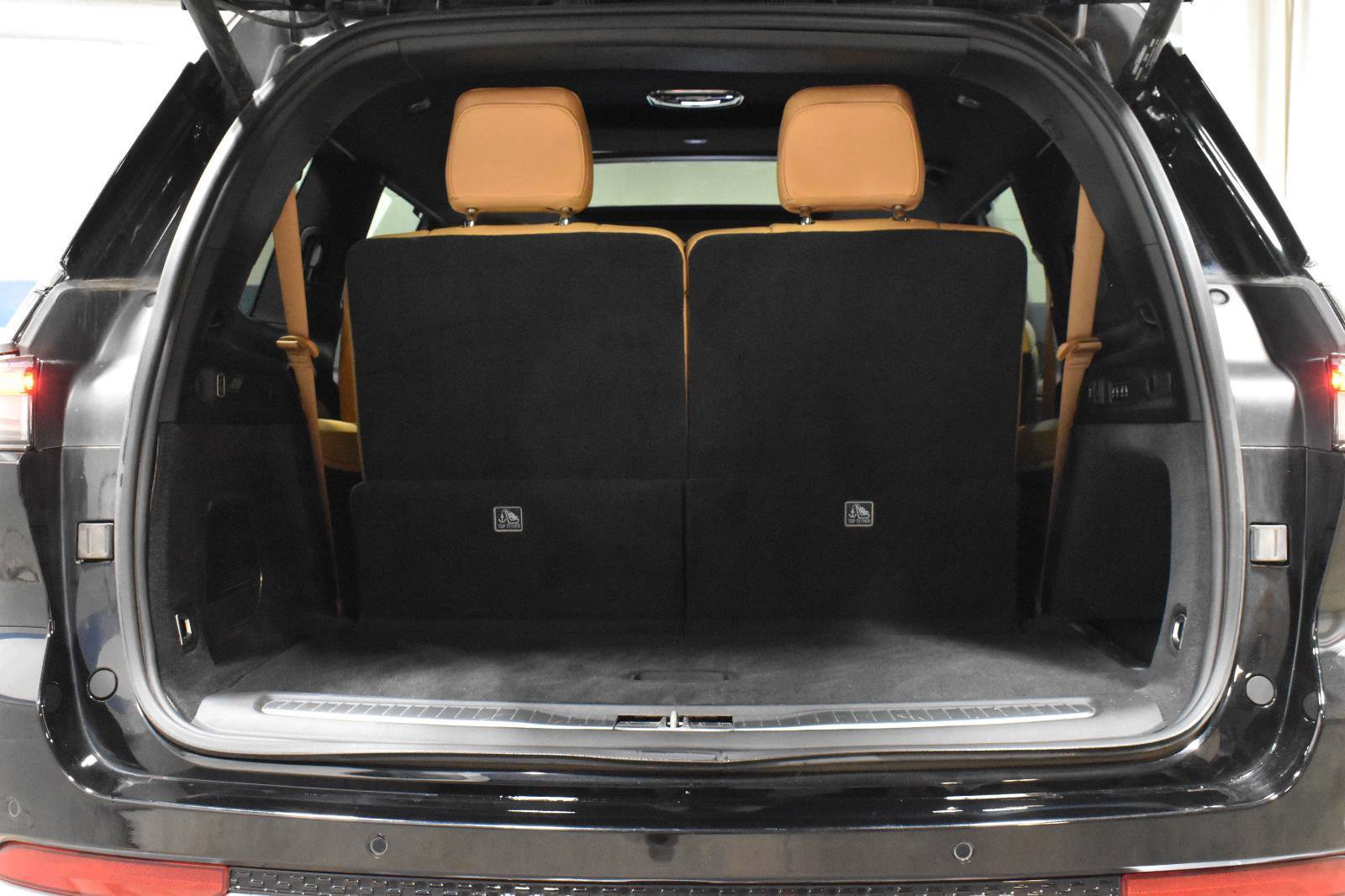 Used 2023 Jeep Grand Cherokee L Summit w/ Advanced Protech Group IV image 30