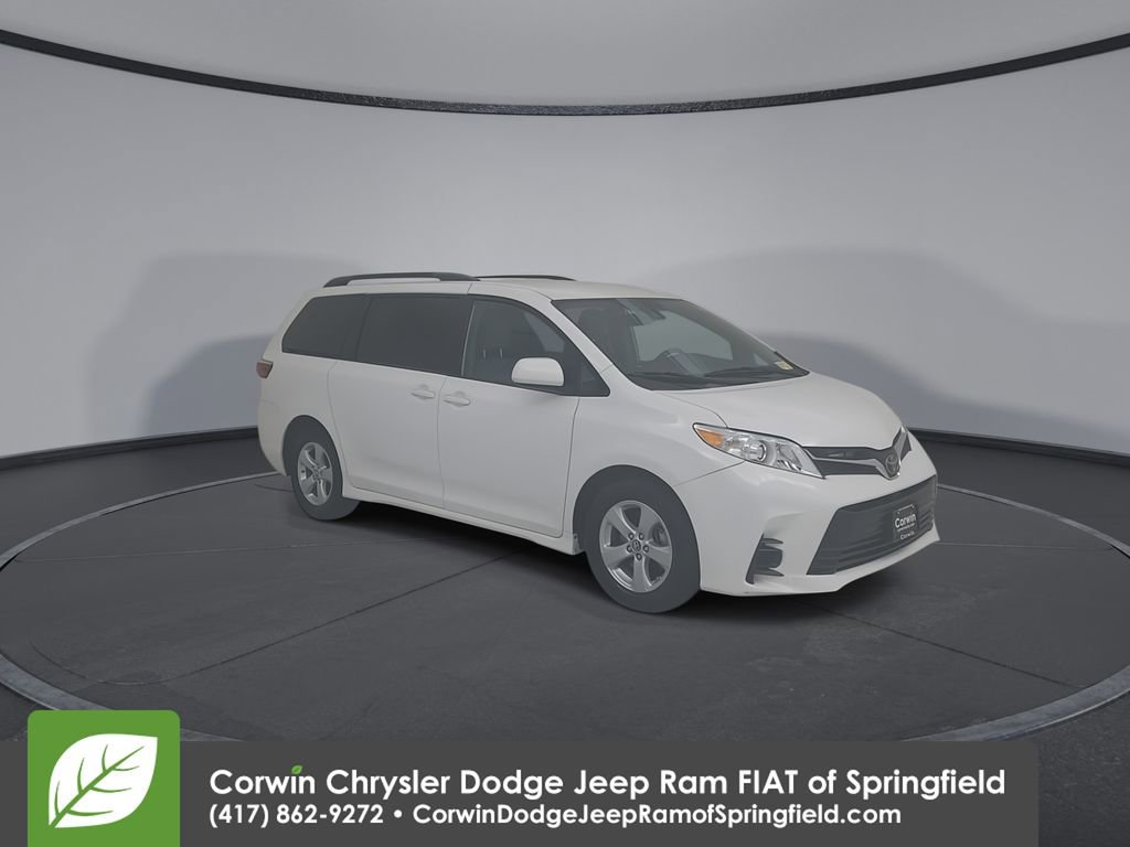 Used 2019 Toyota Sienna LE image 3