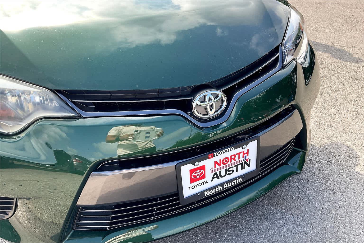 Used 2015 Toyota Corolla LE FWD image 29