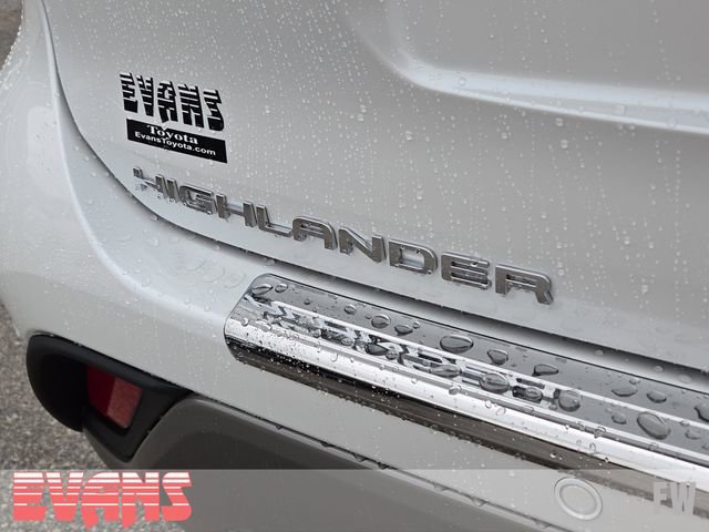 Certified 2025 Toyota Highlander Platinum image 4