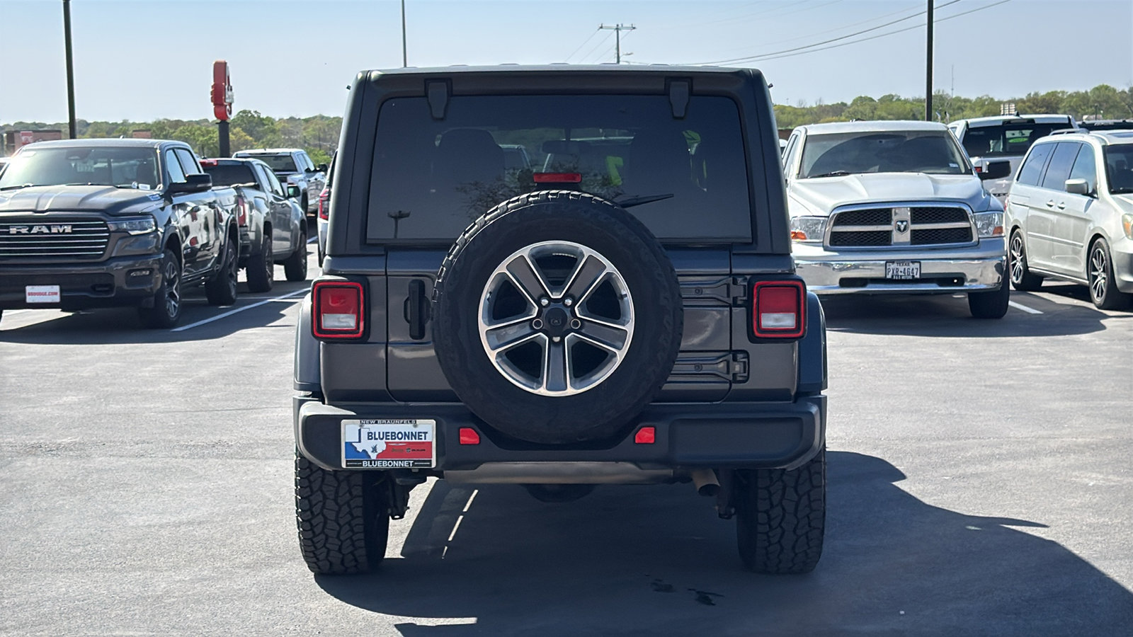 Used 2021 Jeep Wrangler Unlimited Sahara image 6