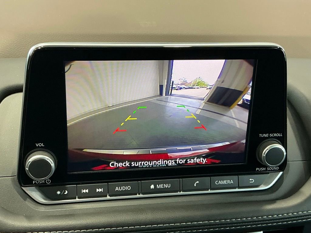 Used 2023 Nissan Rogue SV w/ SV Premium B Package image 9