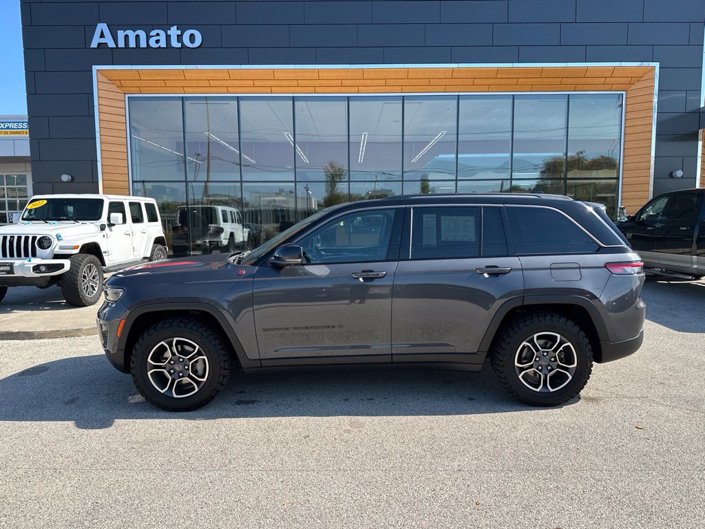 Used 2022 Jeep Grand Cherokee Trailhawk w/ ADV Protech Group II AWD/4WD image 10