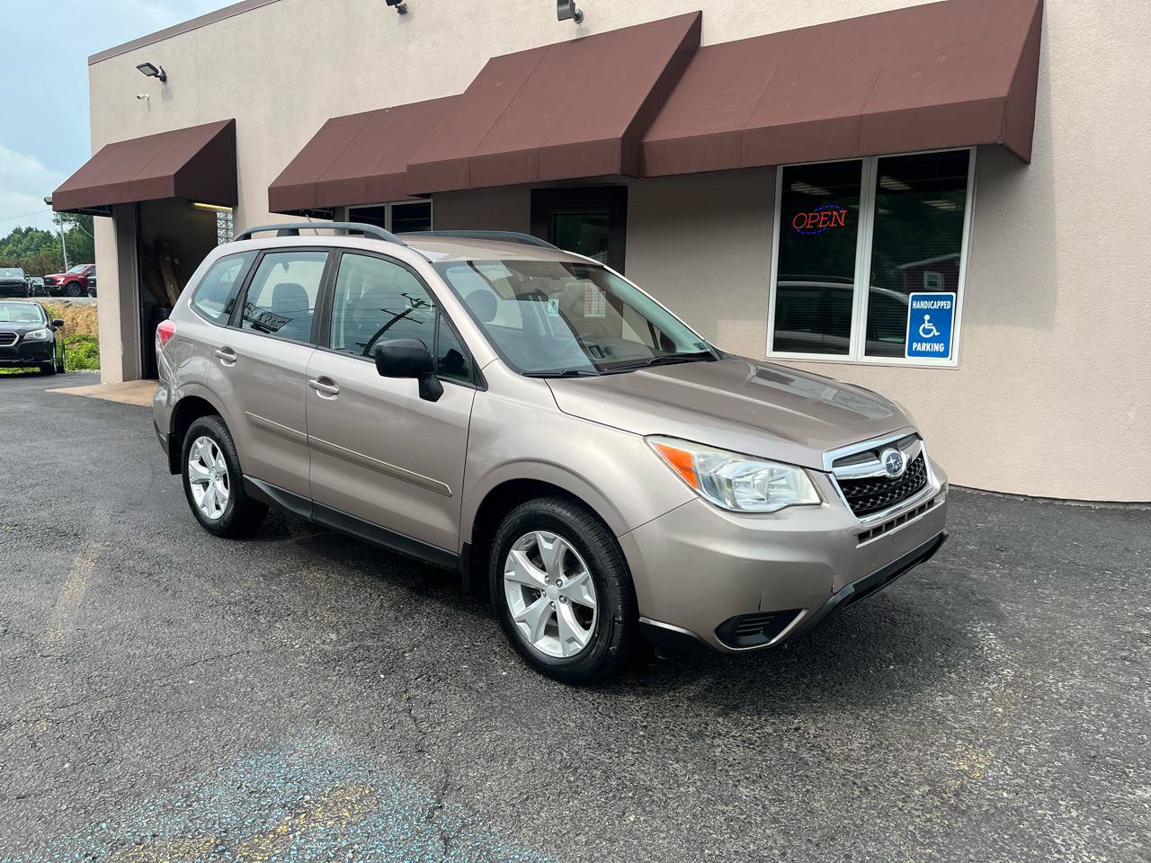 Used 2015 Subaru Forester 2.5i w/ Alloy Wheel Package AWD/4WD image 3