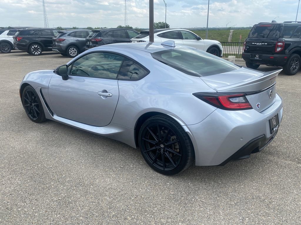 Used 2022 Toyota GR86 Premium w/ ALL Weather Mat Package (TMS) RWD image 4