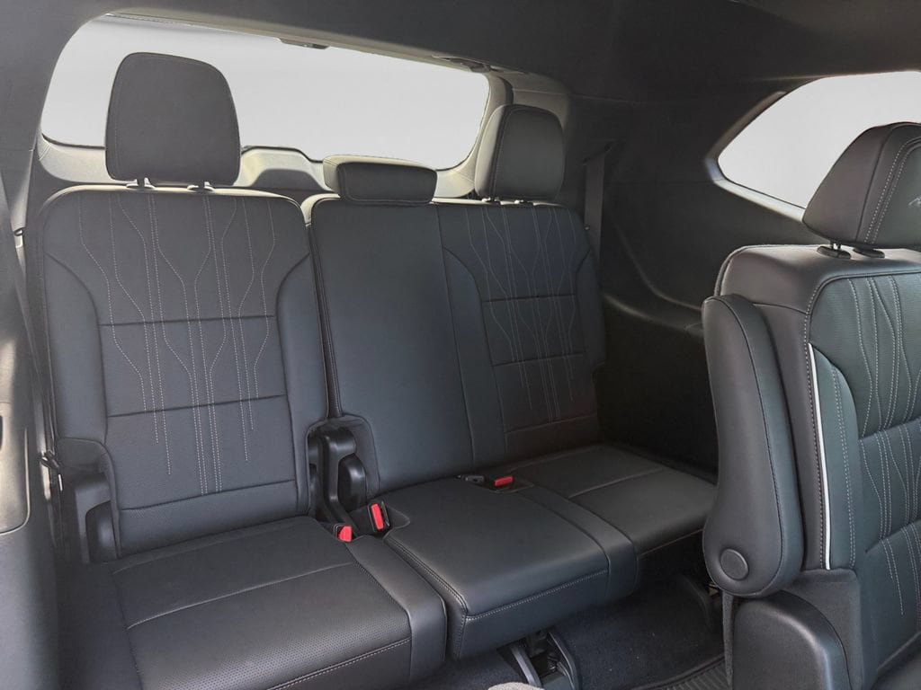 New 2026 Buick Enclave Avenir w/ Super Cruise Package FWD image 18