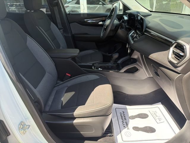 Used 2025 Chevrolet TrailBlazer LT AWD/4WD image 15