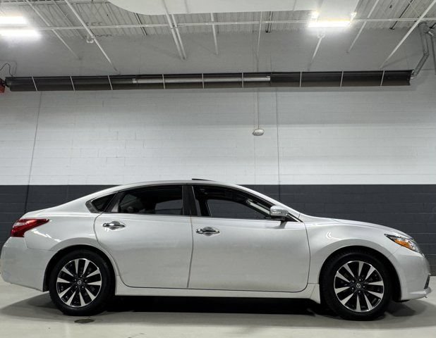 Used 2016 Nissan Altima 2.5 SL w/ 2.5 Technology Package FWD image 7