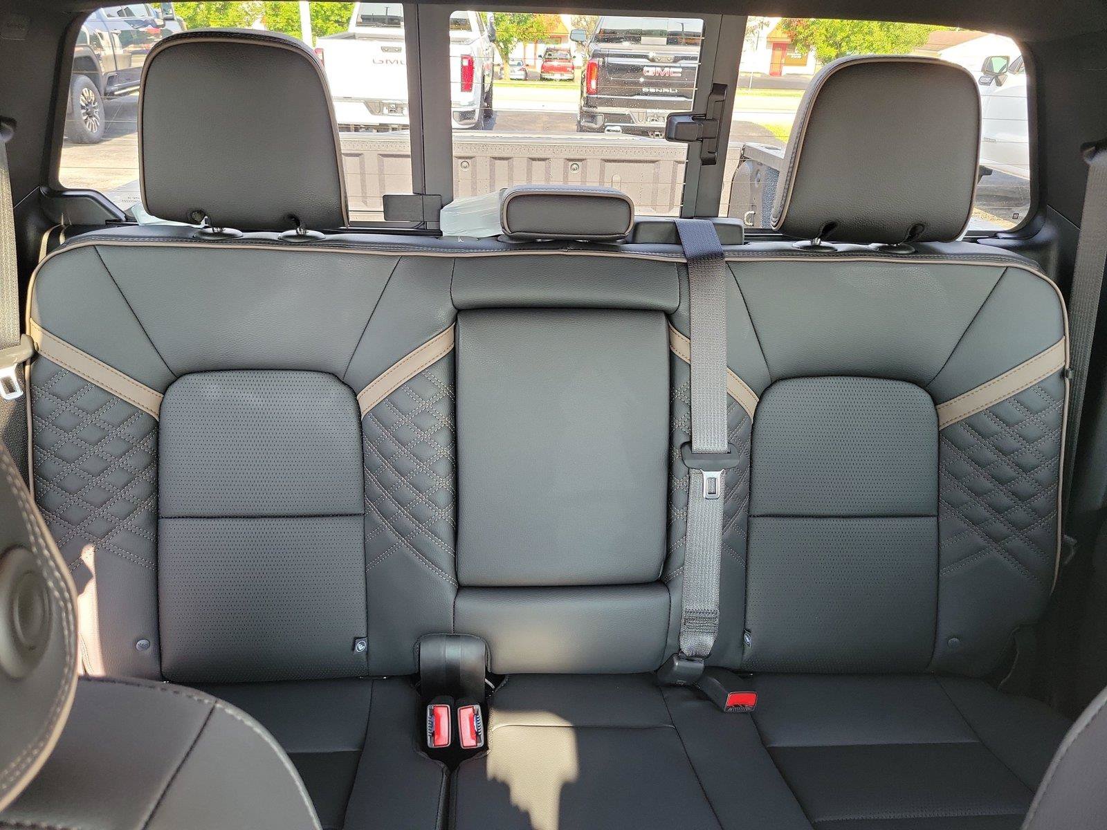 New 2026 GMC Canyon Denali AWD/4WD image 12