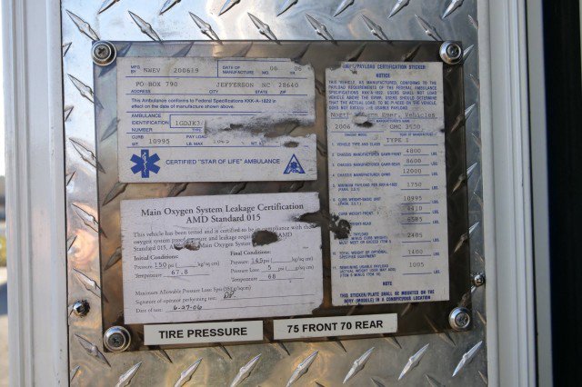 Used 2006 GMC Sierra 3500 SLE w/ Heavy-Duty Power Package image 29