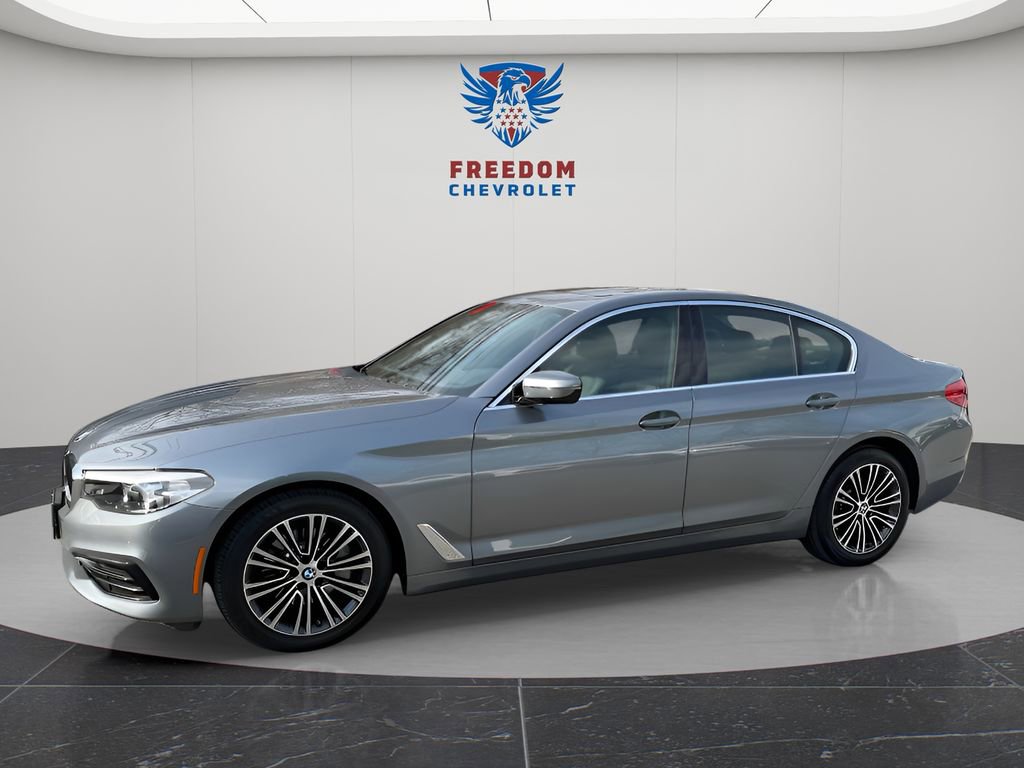 Used 2020 BMW 530i xDrive w/ Premium Package image 2